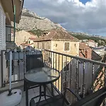 Jakova Dudana 10 アパート *