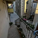 Apartment Jakova Dudana 10 *
