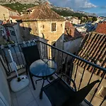 Apartment Jakova Dudana 10 *