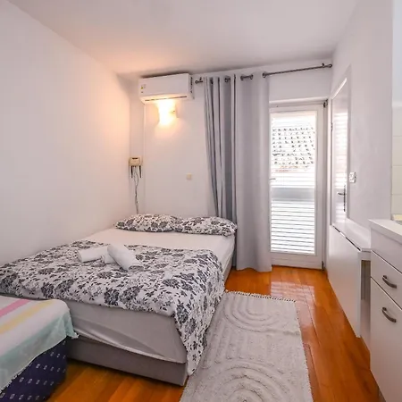 Jakova Dudana 10 Apartment *