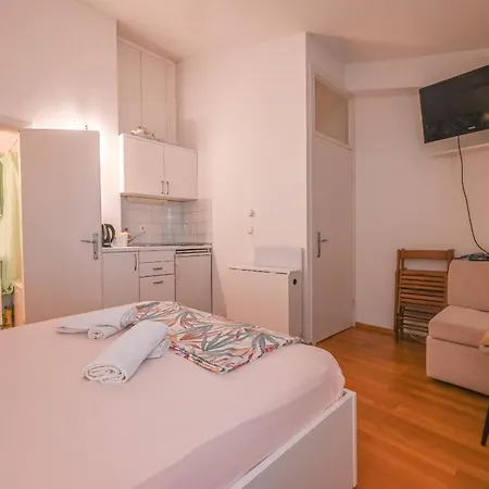 Jakova Dudana 10 *