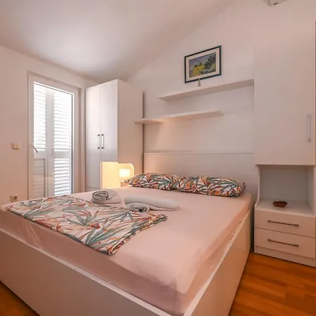 Apartment Jakova Dudana 10 *