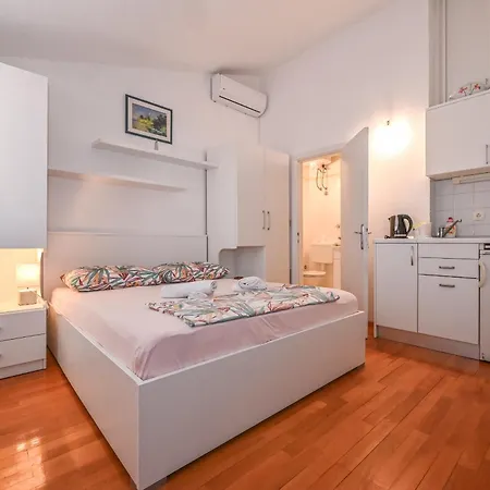 Jakova Dudana 10 아파트 마카르스카