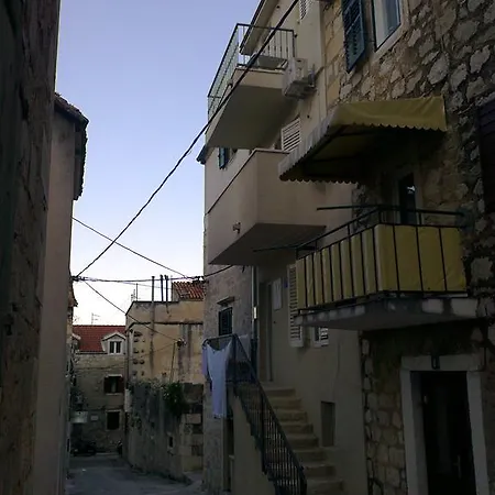 Jakova Dudana 10 *